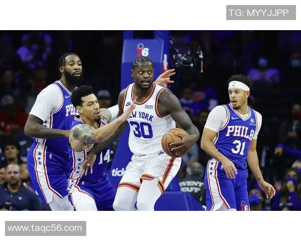 拼劲十足！30号秀尼德豪泽10中5砍下13分11板3助2帽7前场板展现全能表现