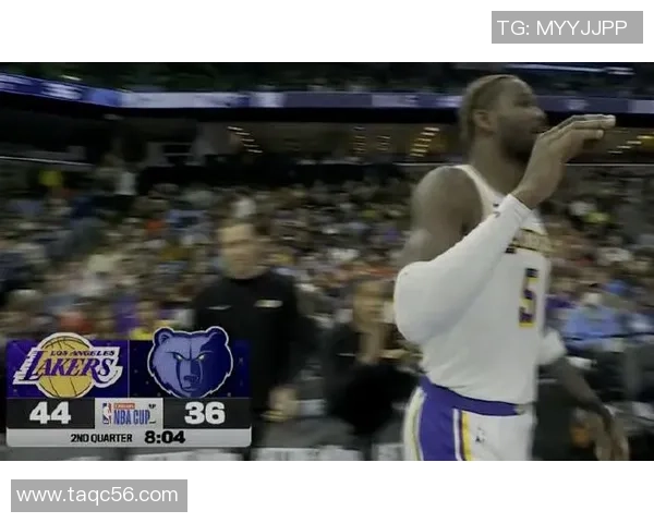 斯玛特倒地险些抢断 兰德尔妙传助攻小麦空接暴扣精彩瞬间